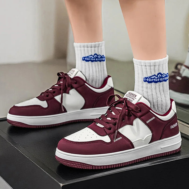 Men's Casual Shoes Four Seasons Soft-Sole Anti-Slip Outdoor Walking Shoes Fashion Youth Breathable Light Flat Sports Board Shoes
