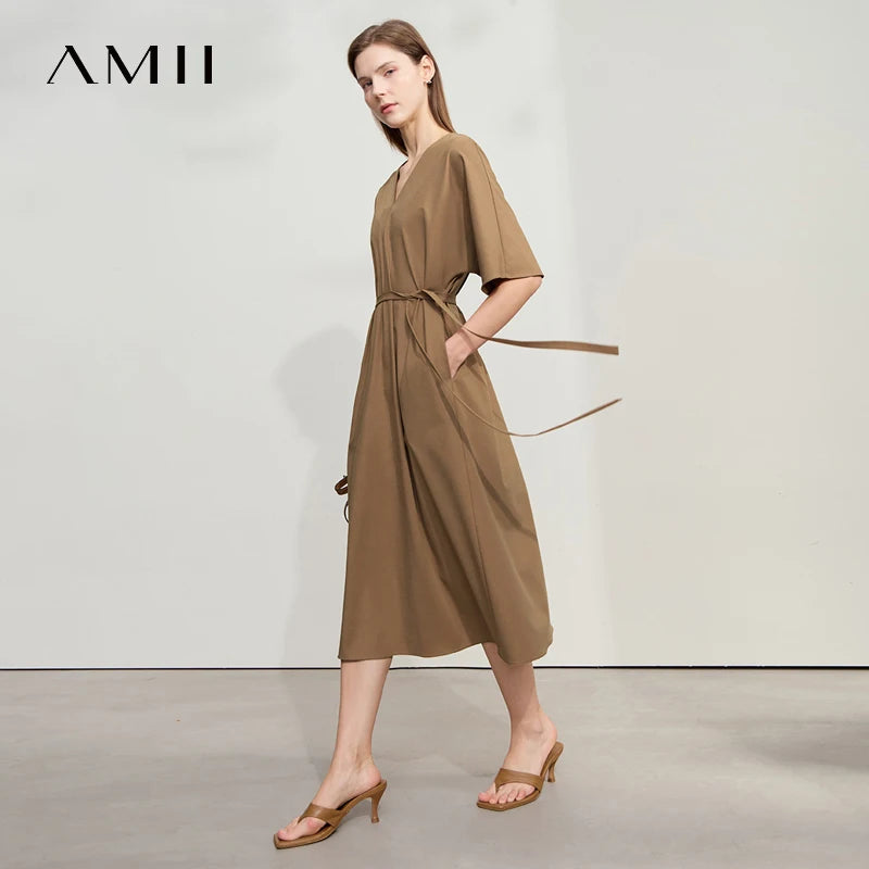 រ៉ូប Amii Minimalist Casual Womens Summer 2025 New Office Lady A Line V-neck Solid Color Dress for Women Elegant 12542161