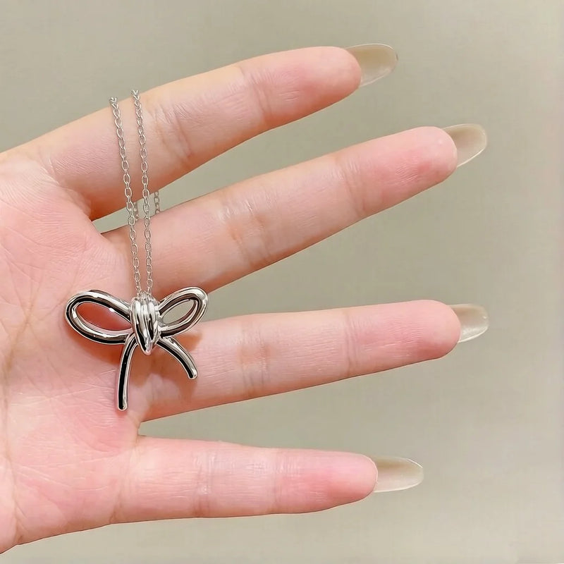 1/2PCS Women'S Adjustable Clothes Clips with Butterfly And Heart-Shaped Decorations, for Shirts, Skirts, Pants.Elegant