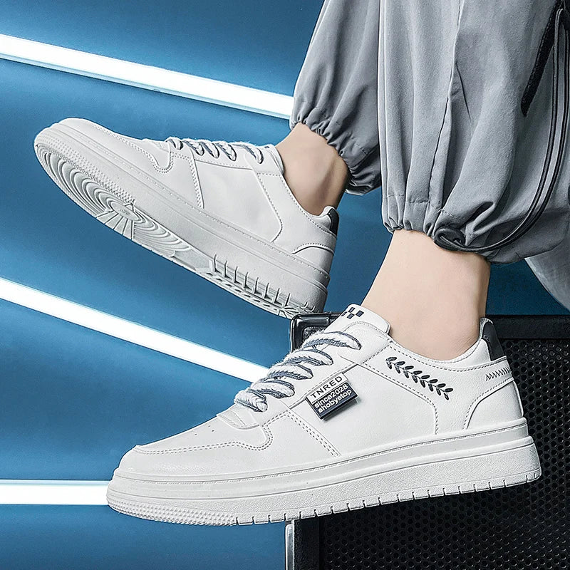 Men's white casual flat shoes four season breathable lightweight soft-sole outdoor walking shoes youth fashion sports board shoe