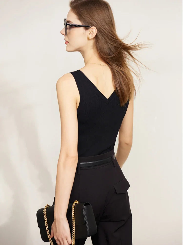 អាវកាក់ AMII Minimalism Tank Top សម្រាប់ស្ត្រី រដូវក្តៅ ឆ្នាំ២០២៦ អាវកាក់ក V ថ្មី ដែលអាចប្រើប្រាស់បានច្រើនយ៉ាង ពណ៌ខ្មៅ សម្លៀកបំពាក់ស្ត្រី 72341028