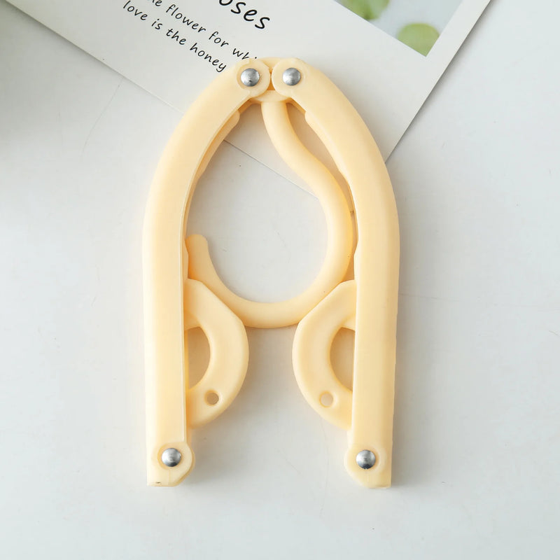 2pcs Travel Folding Hanger,Portable Folding Hangers - Durable Plastic, Suitable for Travel And Home Use with Anti-Slip Grip.