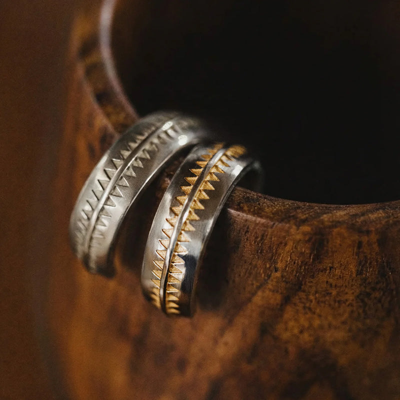 ចិញ្ចៀន Maden Vintage Open Ring រចនាបថ Navajo ពណ៌ស លង្ហិន ចិញ្ចៀនម្រាមដៃអាចលៃតម្រូវបាន Unisex គ្រឿងអលង្ការជនជាតិសម្រាប់បុរសស្ត្រីគូស្នេហ៍អំណោយ