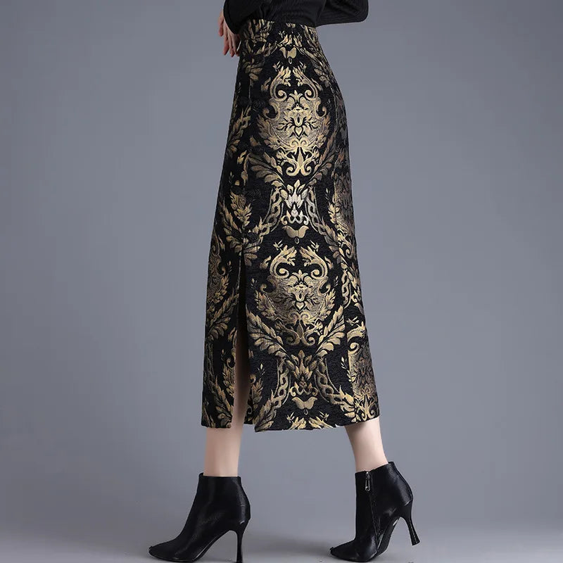 Luxurious Women's Black and Gold Skirts, A Stylish and Elegant Knee-length Dress with A Slit on The Right Side.