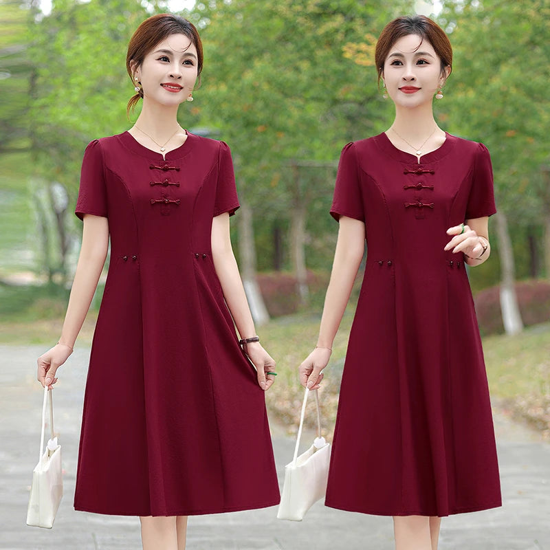 រ៉ូប Cheongsam បែបទាន់សម័យសម្រាប់នារី ក V ដៃខ្លី រន្ធចំហៀង រ៉ូបស្លីមបែប Retro Midi