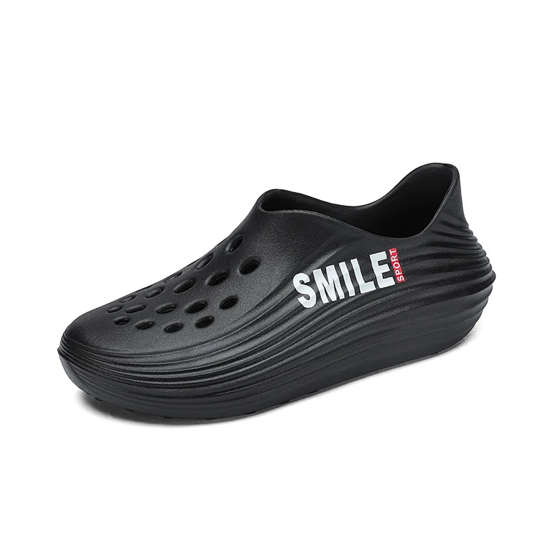 Lightweight Beach Rubber Sandals Men Clogs Garden Shoes Cover Toes Sandals Summer Shoes Soft Comfortable