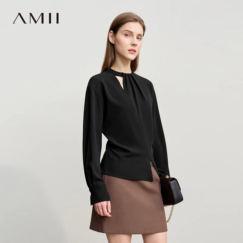 អាវស្រី Amii រដូវស្លឹកឈើជ្រុះឆ្នាំ ២០២៦ ថ្មីឆើតឆាយសម្រាប់ធ្វើដំណើរទៅធ្វើការ អាវក O រាងប្រហោងសម្រាប់ស្ត្រី អាវផ្នត់ អាវ Chiffon បំបែកមិនស្មើគ្នា 12641007