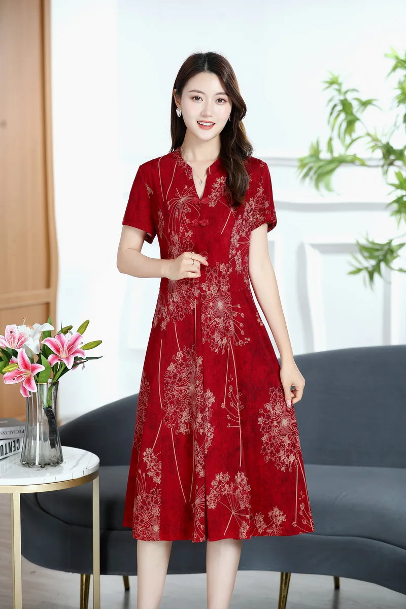 រ៉ូប Cheongsam បែបចិនបុរាណសម្រាប់នារី ដៃខ្លី ក V រាងដូចខ្សែក្រវាត់ រចនាផ្កា សម្រាប់នារីៗ