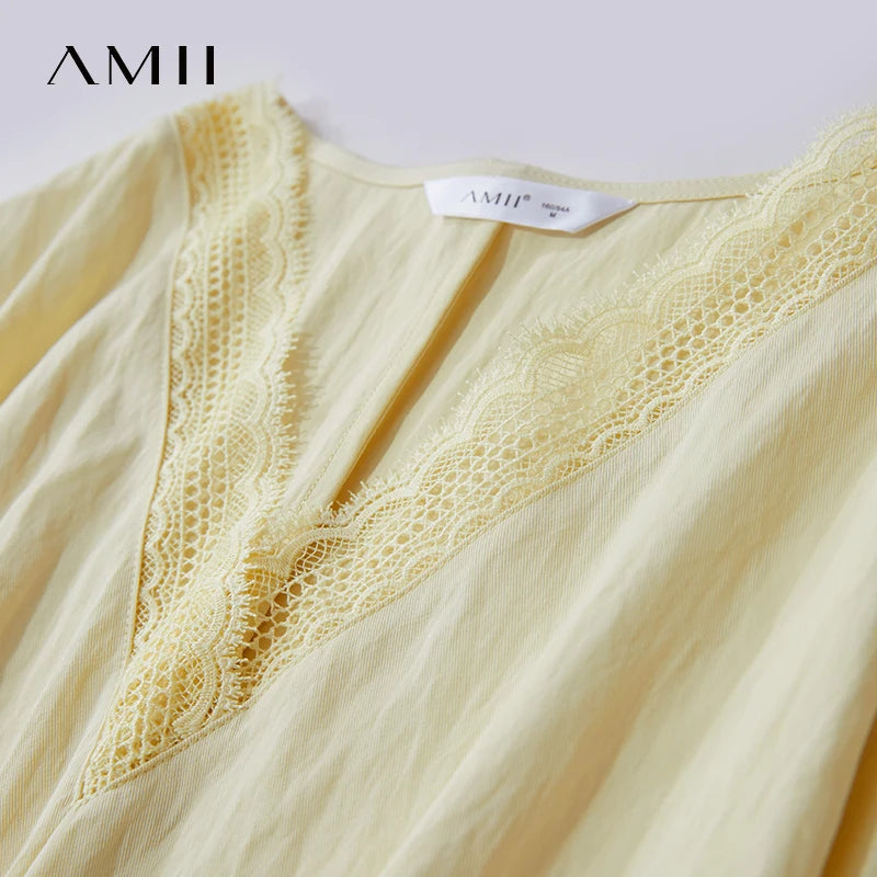រ៉ូប AMII សាមញ្ញសម្រាប់ស្ត្រីរដូវក្តៅថ្មីឆ្នាំ ២០២៥ ដៃអាវខ្លីរាងអក្សរ V ចង្កេះយឺត 12542093