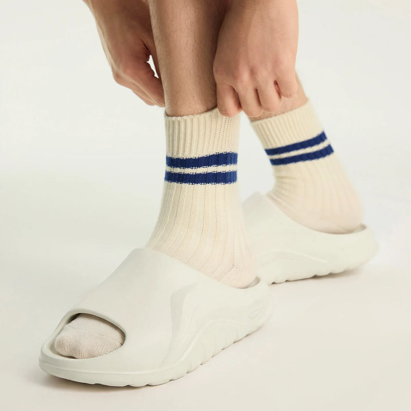 ស្បែកជើង Li-Ning Unisex E-SPORTS CLAP ទម្ងន់ស្រាល ខ្យល់ចេញចូលបានល្អ កែងក្រាស់ រចនាបថ LiNing ទន់ ទាន់សម័យ AGAW007