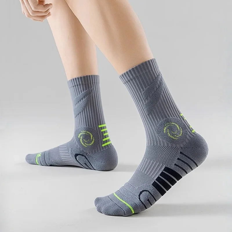 WRELS 1/2/3 Pairs Basketball Crew Socks Cushioned Athletic Socks Men Women Moisture Wicking Arch Support Running Sports Socks