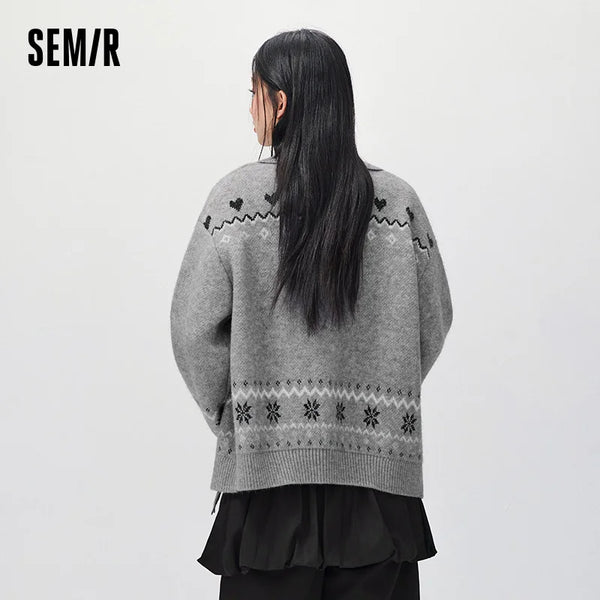 អាវកាឌីហ្គែនប៉ាក់សម្រាប់នារី Semir កអាវបត់ចុះក្រោម ទំហំធំ រាងធរណីមាត្រ Jacquard ឆ្នាំ ២០២៦ សម្លៀកបំពាក់រដូវរងាថ្មីសម្រាប់ពាក់ប្រចាំថ្ងៃ ស្ទីលធម្មតាក្នុងទីក្រុង