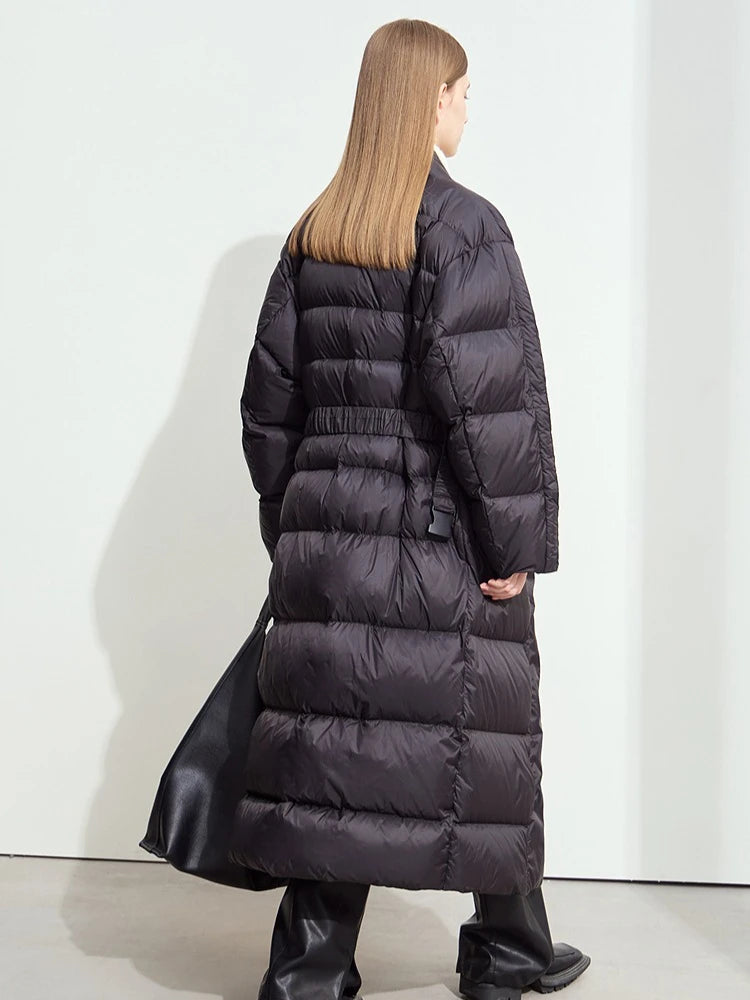អាវធំ Amii Long Down Coats 2025 ថ្មីក្តៅជាមួយខ្សែក្រវ៉ាត់ Down Jacket អាវក្រៅរដូវរងារបស់ស្ត្រី V-Neck ដៃវែងក្រាស់ 12424002
