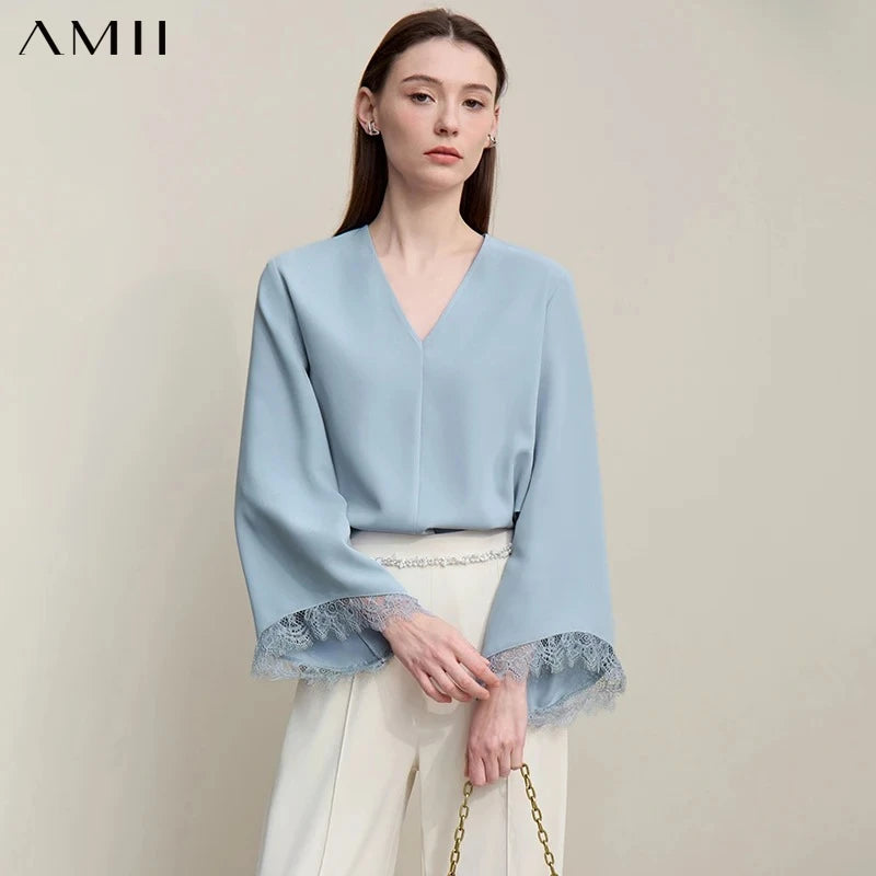 អាវ យឺត នារី Amii រដូវស្លឹកឈើជ្រុះ ឆ្នាំ២០២៦ ថ្មី ក រាង អក្សរ V រលុង អាវ យឺត ប៉ាក់ ចរ ដៃ អាវ ស្តើង អាវ លើ ស្ត្រី ឆើតឆាយ 12611026