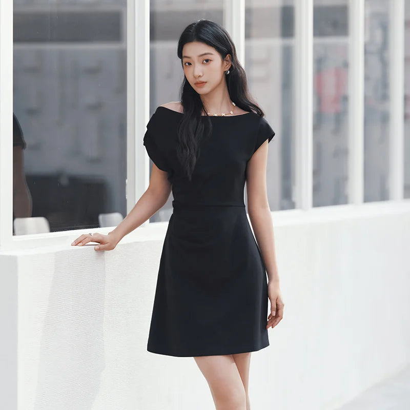 Semir Women Dress One Shoulder Oblique Neck Waist Pleated Solid Cool Feeling Mini 2026 Summer Minimalist Temperament Fashion Top