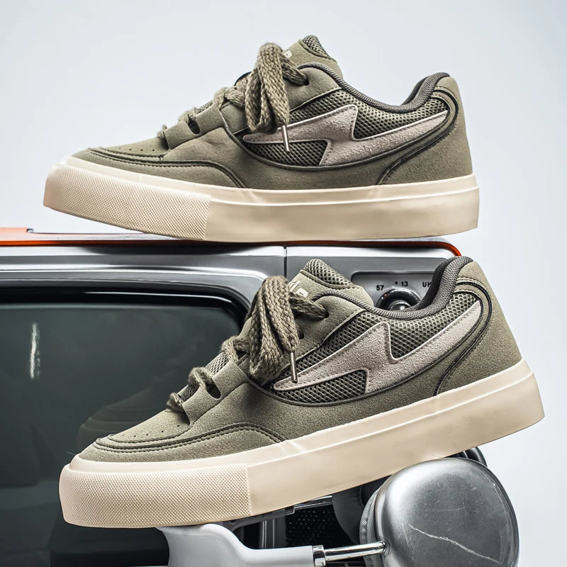Men's casual shoes four seasons new breathable lightweight soft-sole non-slip comfortable bread shoes outdoor sports board shoes