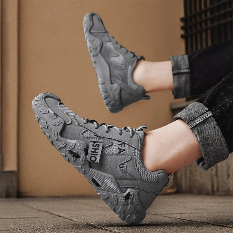 Men's casual sneakers four seasons new breathable soft-sole anti-slip light comfort outdoor running shoes tooling sports shoes
