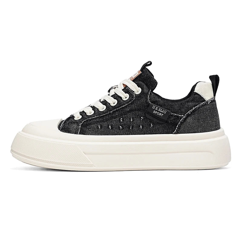 Mens Board Shoes 2025 New Fashion Flat Casual Sports Shoes Outdoor Comfort Simple Sneakers Men