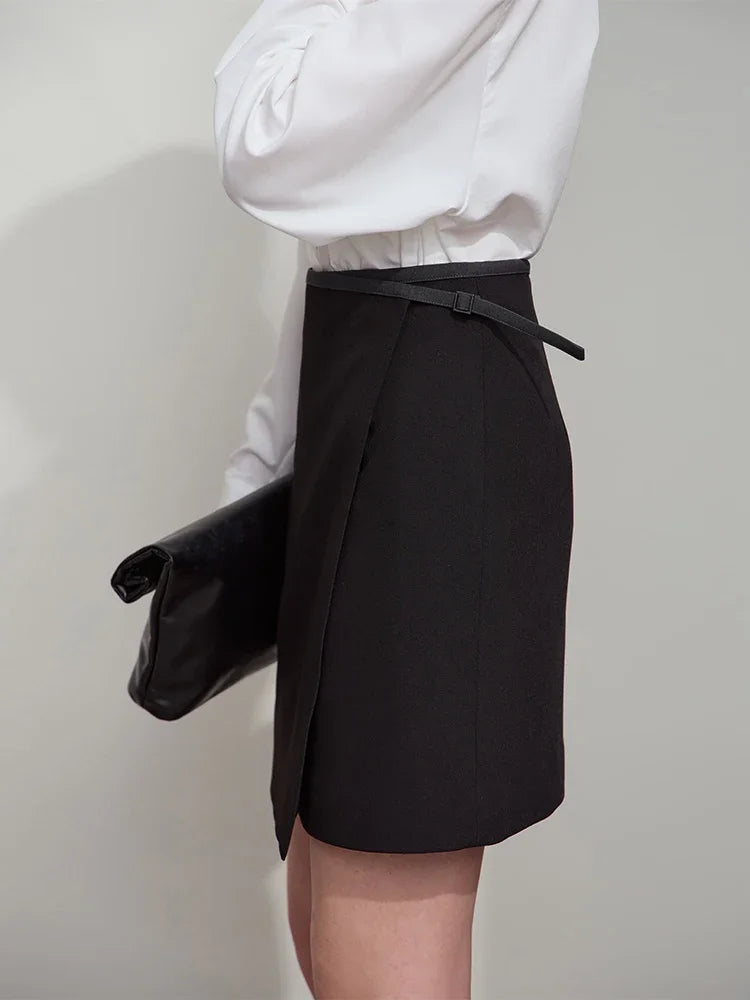 AMII Minimalist Women's Skirt 2026 Autumn New Office Lady Versatile Fashion Asymmetric Wrinkle A-line Half-body Skirt 12511092
