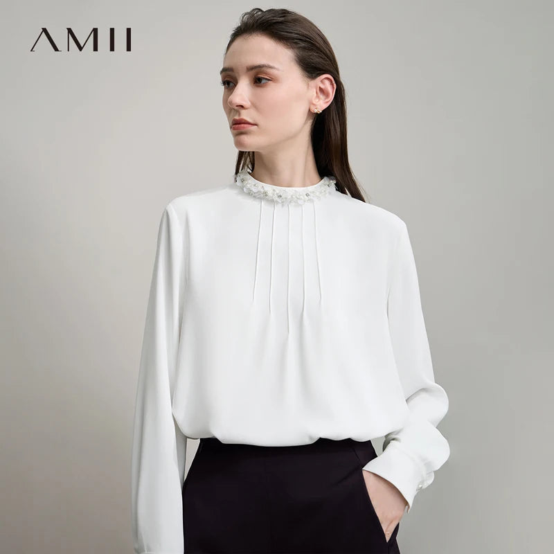 អាវស្រី AMII ពណ៌ស រចនាប័ទ្មតិចតួចបំផុត រដូវស្លឹកឈើជ្រុះ ឆ្នាំ២០២៥ អាវស្រីបែបបារាំង កអាវរលុង ឆើតឆាយ អាវក្រណាត់ chiffon សម្រាប់នារីការិយាល័យ 12523053