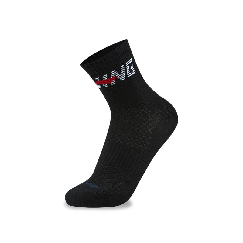 ស្រោមជើងកីឡា Li-Ning Unisex មានខ្យល់ចេញចូលបានល្អ មានផាសុកភាព ទំហំ 22-28 សង់ទីម៉ែត្រ អក្សរ LiNing សម្រាប់បុរស និងស្ត្រី ស្រោមជើងធម្មតា AWSW037