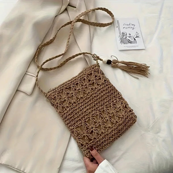 Trendy Ladies' Shoulder Bag Woven from Straw Ropes.Features a Casual,Simple and Versatile Style,Perfect for the Summer Beach.