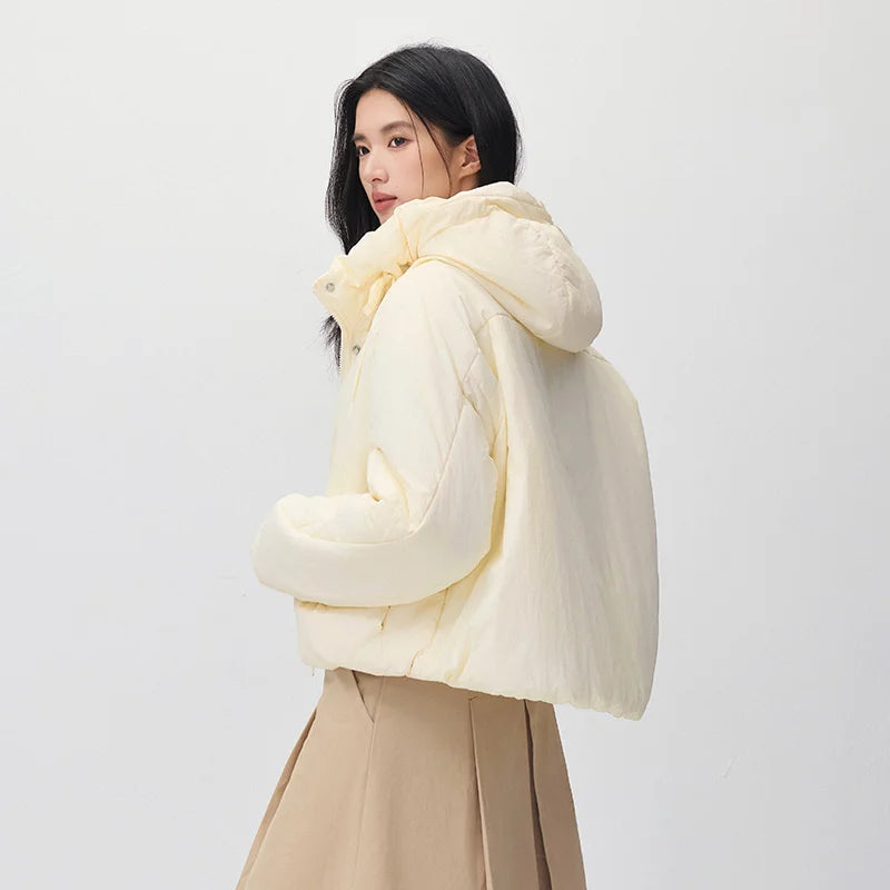 អាវក្រៅ Semir សម្រាប់នារី មានក្រណាត់ មានហ៊ូដ រាងប៉េងប៉ោង រលុង ស្ទីលតិចតួចបំផុត ឆ្នាំ២០២៦ ស្ទីលស្លៀកពាក់ប្រចាំថ្ងៃរដូវរងាថ្មី ស្ទីលធម្មតាសម្រាប់ទីក្រុង