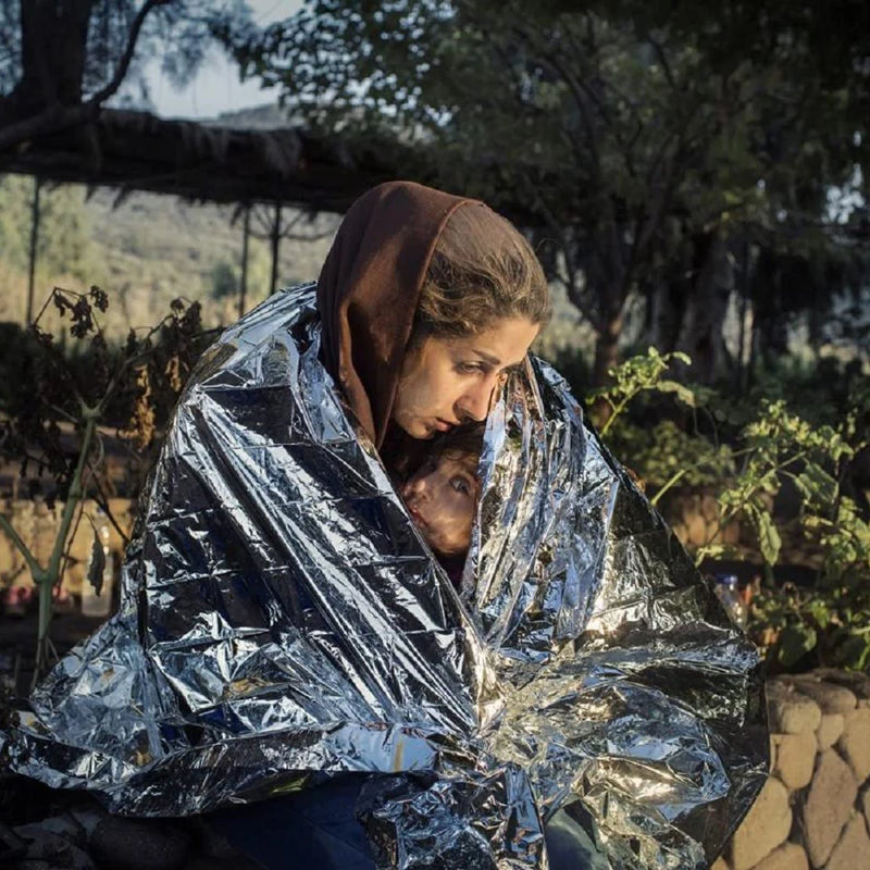 RHINO RESCUE Emergency Survival Blanket, 210x160cm Thermal Foil Shield, Heat Reflective Space Film for Outdoor & Hiking