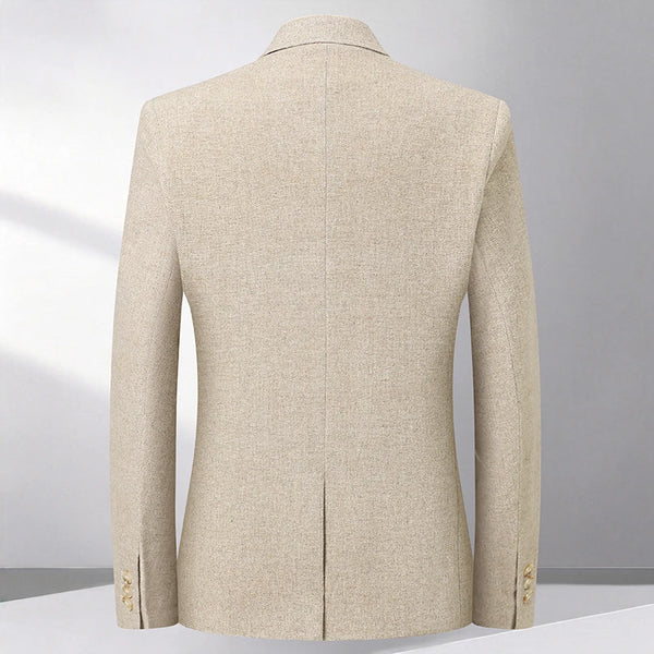 New Spring 2027 Men's Long-Sleeve Blazer—a Slim-fit Jacket in Herringbone Fabric, Available in Gray, Apricot, and Khaki.