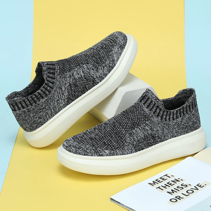 Couple Sports Shoes New Lightweight Comfortable Casual Anti Slip Shock-absorbing Flat Walking Lightweight Sneakers for Men Women