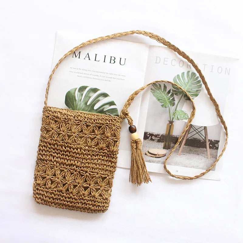 Trendy Ladies' Shoulder Bag Woven from Straw Ropes.Features a Casual,Simple and Versatile Style,Perfect for the Summer Beach.