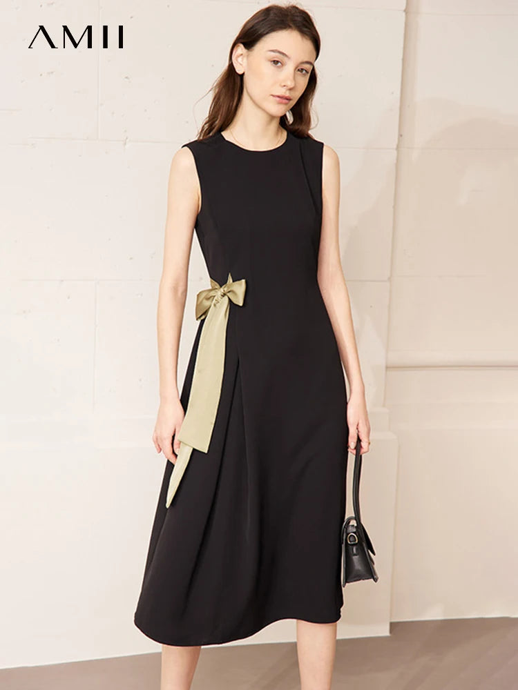 រ៉ូប AMII Minimalism សម្រាប់នារី ពណ៌ផ្ទុយគ្នា រចនាដោយខ្សែចង រដូវក្ដៅឆ្នាំ២០២៥ រ៉ូបថ្មី រចនាដោយបារាំង ពណ៌ខ្មៅ ដៃខ្លី អាវទ្រនាប់ 12352002