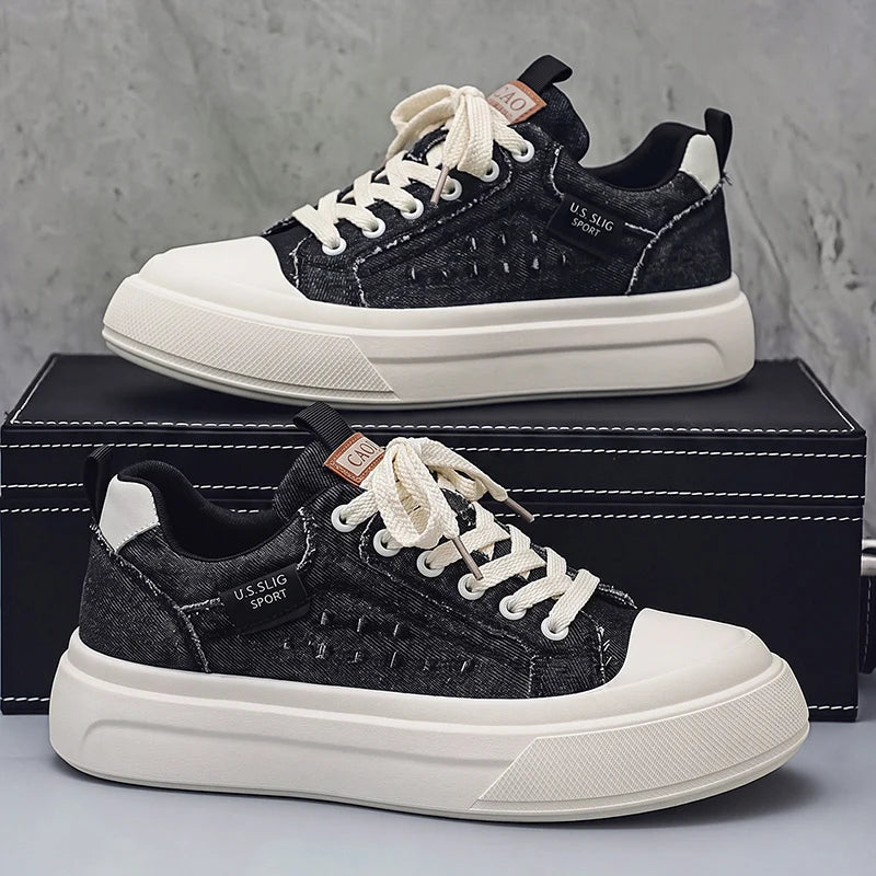 Mens Board Shoes 2025 New Fashion Flat Casual Sports Shoes Outdoor Comfort Simple Sneakers Men
