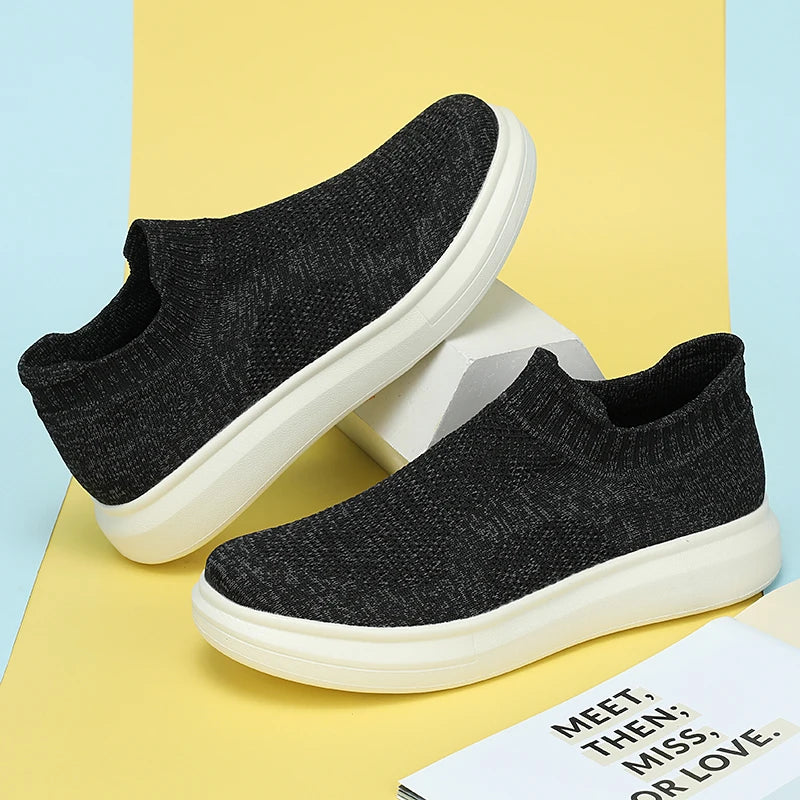 Couple Sports Shoes New Lightweight Comfortable Casual Anti Slip Shock-absorbing Flat Walking Lightweight Sneakers for Men Women