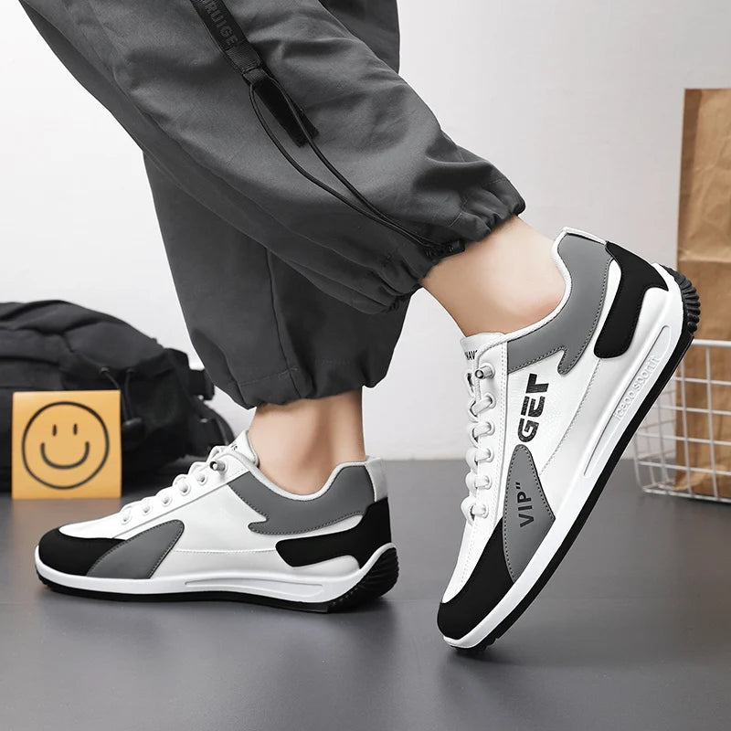 Men's flat casual shoes Four seasons lightweight soft-sole non-slip outdoor walking shoes fashion youth Joker sports board shoes