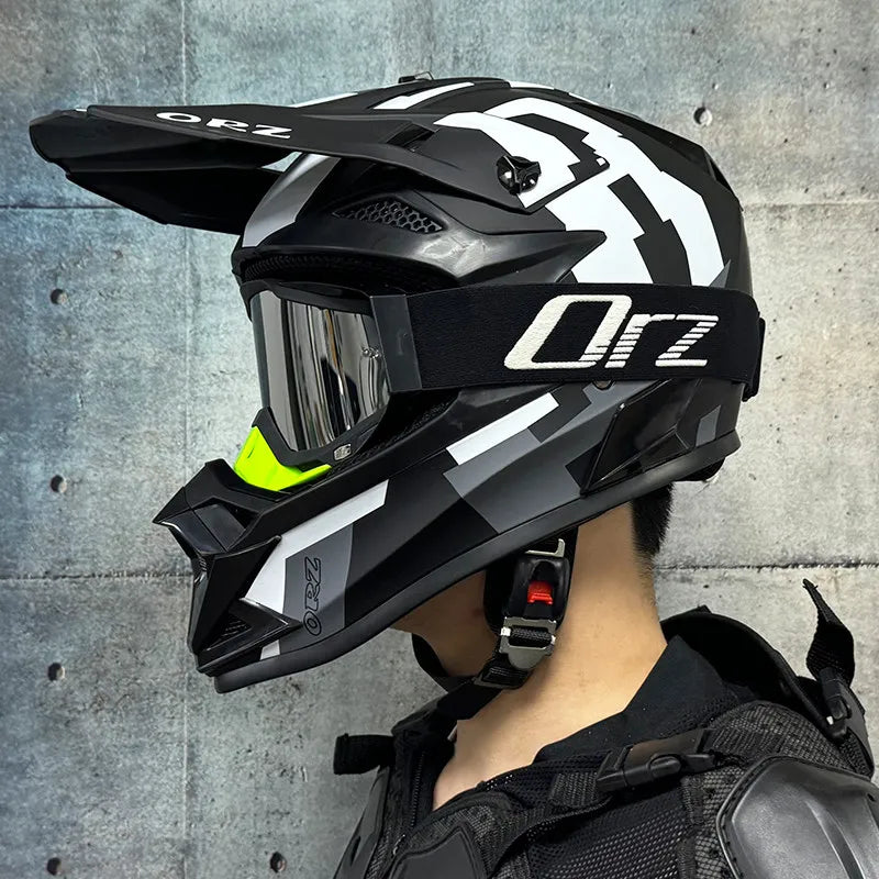 ORZ-F16 adult off-road motorcycle helmet DH bicycle downhill cross helmet capacity de moto DOT approved for both men and women