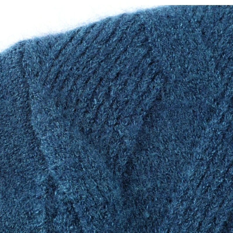 Solid Color Thickened and Warm Turtleneck Sweater with An O-neck, Suitable for Daily Commute, Stretchable Solid Color Base Shirt