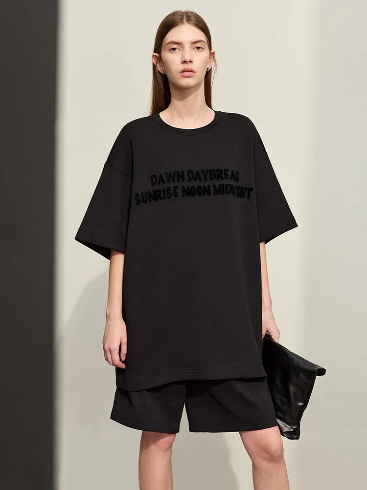 អាវយឺត AMII Minimalism សម្រាប់ស្ត្រី 2026 រដូវស្លឹកឈើជ្រុះថ្មី កមូល អក្សរប៉ាក់ រលុង ដៃខ្លី ធម្មតា 12441080