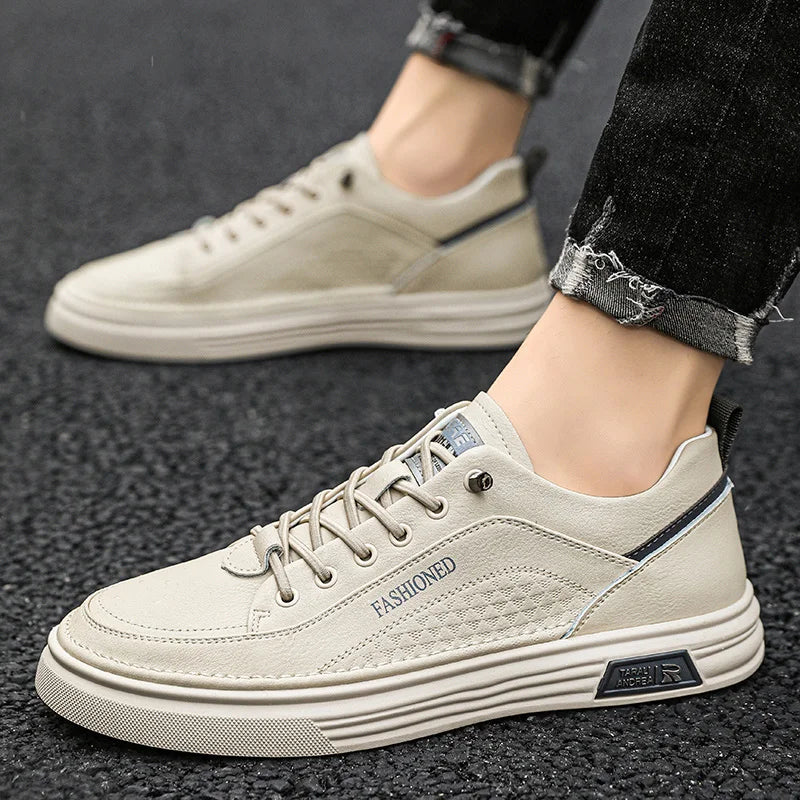 Men's Slip On Casual Shoes Summer Breathable Lightweight Soft-Sole Outdoor Flat Walking Shoes Fashion Student White Board Shoes