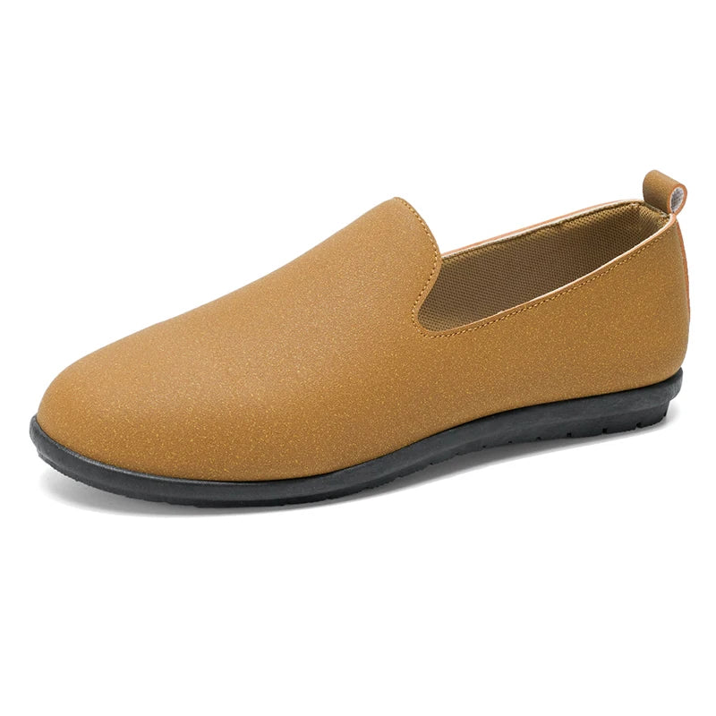Men's Plus-Size Fashion Versatile Casual Shoes Breathable Soft Sole Four Seasons Non-Slip Comfort Outdoor Driving Leather Shoes