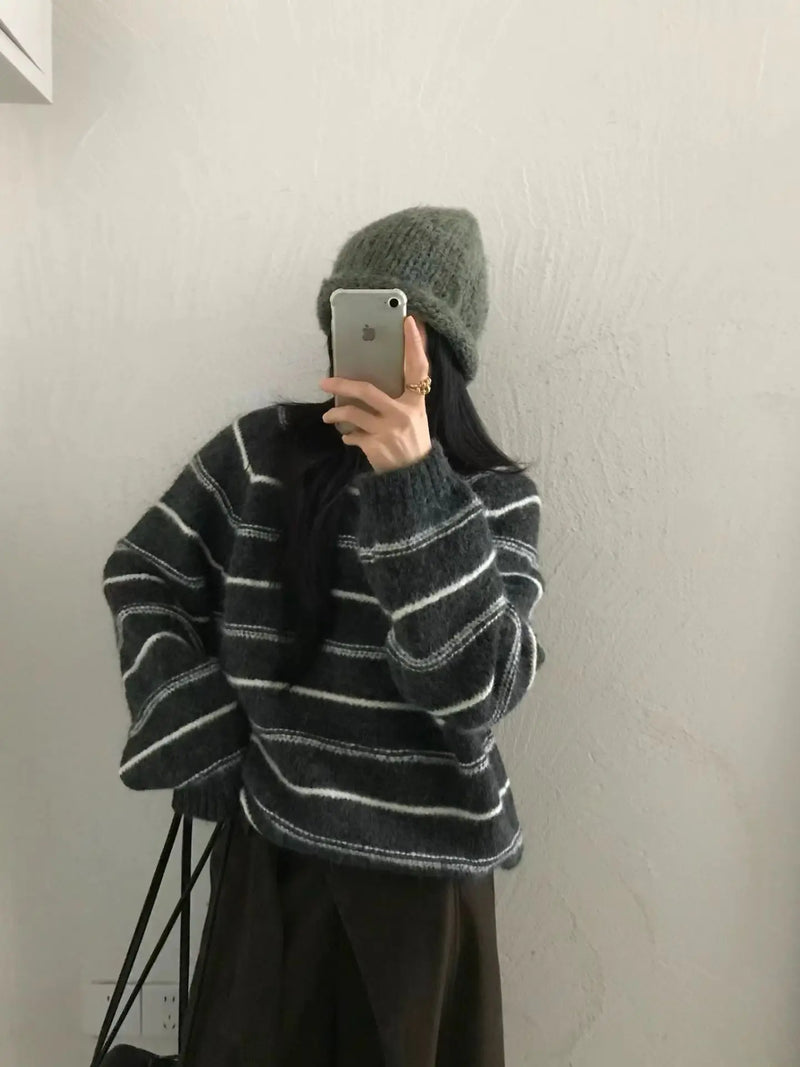 Korean Gentle Wind Round Neck Striped Pullover Sweater Women's Autumn Winter New Versatile Knitted Jumper Top Female Base Layer