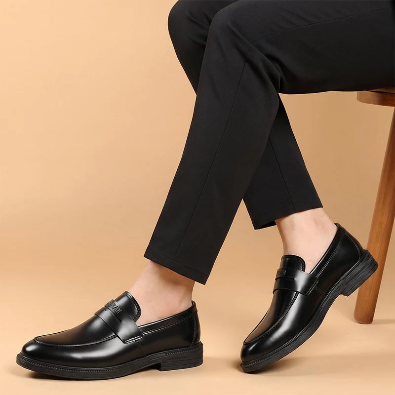 Men's slip on business dress leather shoes Four Seasons breathable light soft-sole non-slip outdoor walking casual leather shoes