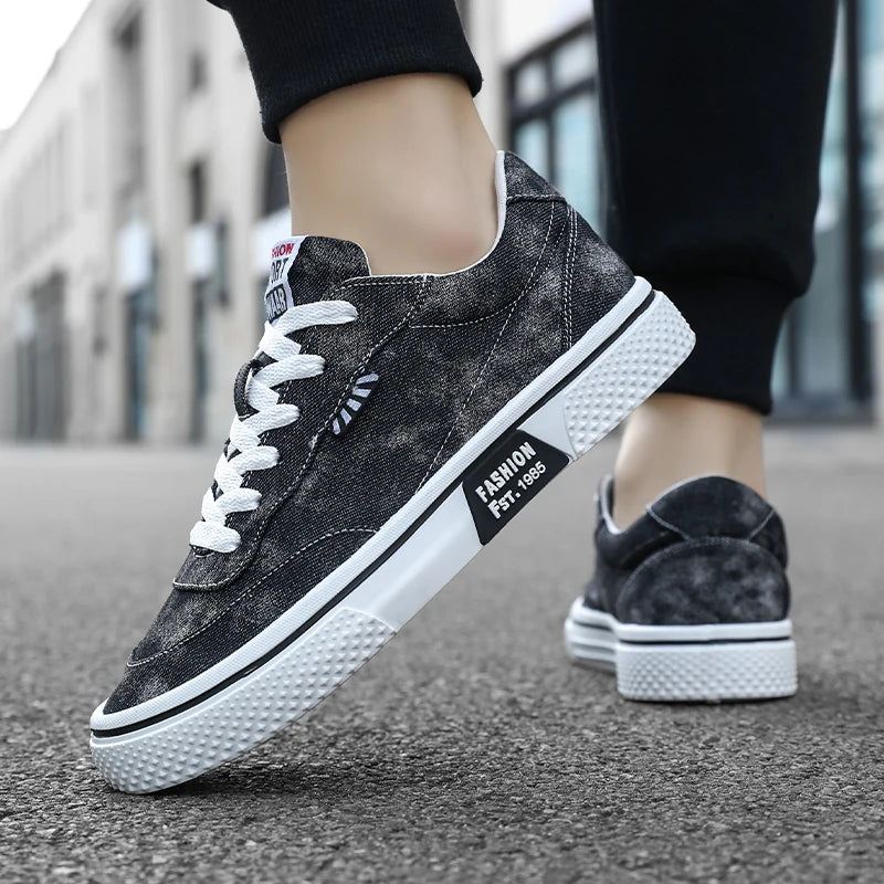 Men's Canvas Casual Shoes Four Season New Soft-Sole Breathable Lightweight Outdoor Walking Shoes Student Flat Sports Board Shoes