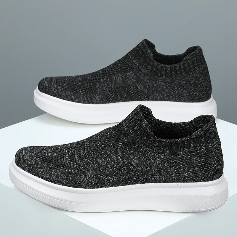 Couple Sports Shoes New Lightweight Comfortable Casual Anti Slip Shock-absorbing Flat Walking Lightweight Sneakers for Men Women