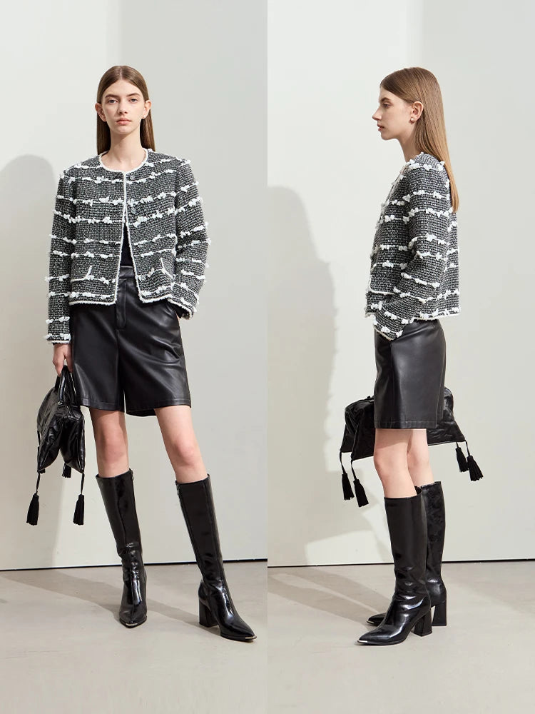 AMII Women's Woolen Coat 2026 Winter New Elegant Round Neck Woolen Jacket Women's Metal Buckle Loose Long Sleeve Top 12443148