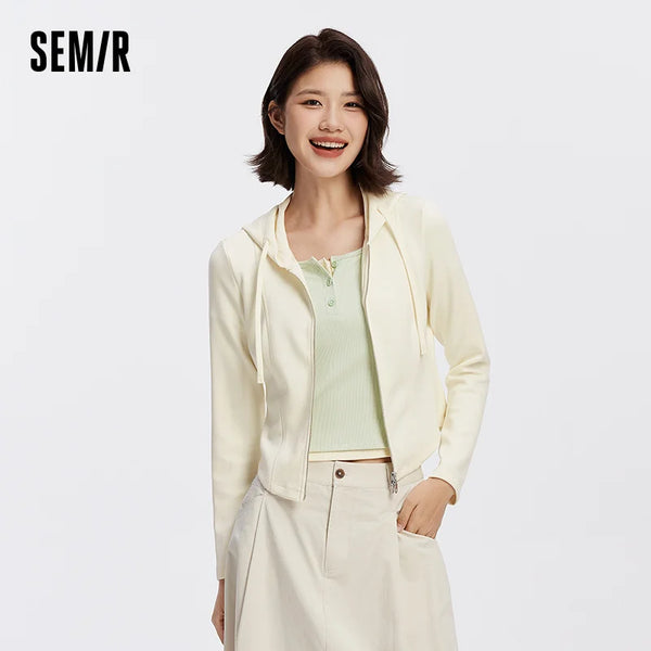 អាវក្រៅស្ត្រី Semir ខ្លីស្តើង បន្ទះរឹង មានមួក ស្មាធម្មតា ស្ទីលធម្មតា រដូវស្លឹកឈើជ្រុះ សម្លៀកបំពាក់ខាងក្រៅប្រចាំថ្ងៃ 2026