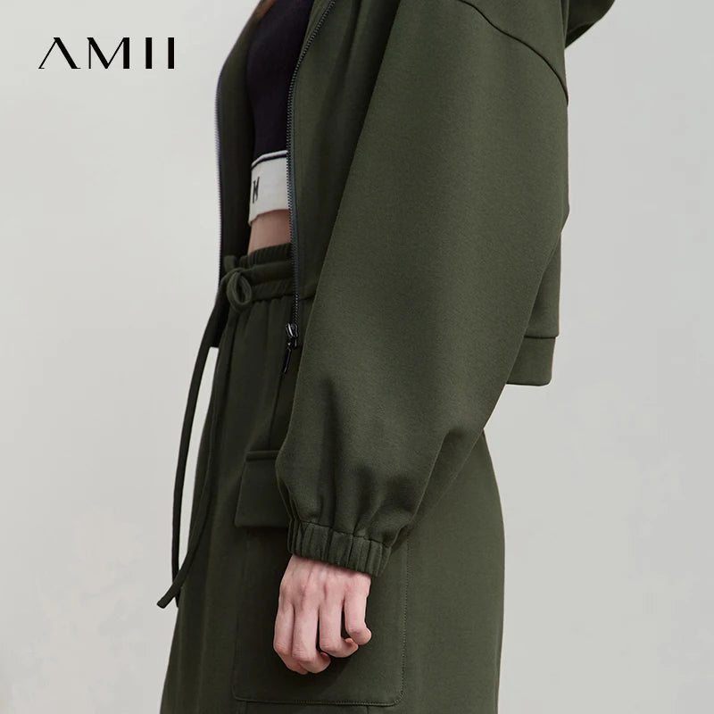 អាវកីឡា AMII Minimalist សម្រាប់នារី 2025 រដូវស្លឹកឈើជ្រុះថ្មី ពណ៌បៃតង មានក្រណាត់ អាវដៃវែង មានខ្សែរ៉ូត អាវក្រៅធម្មតា 12543147