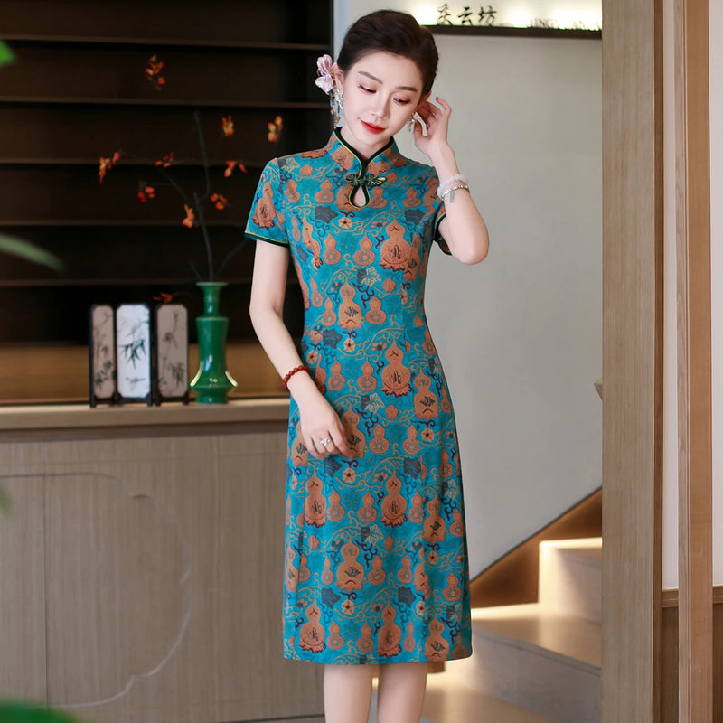 រ៉ូប Cheongsam បែបចិន រ៉ូប Qipao សម្រាប់នារី រ៉ូបបោះពុម្ពផ្កា សម្លៀកបំពាក់បែប Vintage