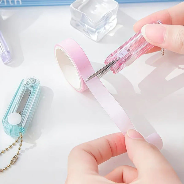 1pc Portable Retractable Mini Scissors Keychain, Lightweight Craft Cutting Pendant, Bag Charm Gift for Friends Classmates.
