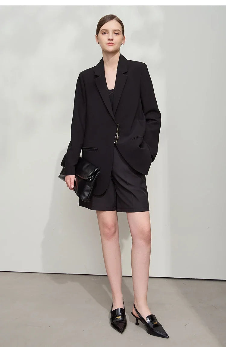 អាវធំ AMII Minimalist Blazer សម្រាប់នារី រដូវស្លឹកឈើជ្រុះ ឆ្នាំ២០២៥ ថ្មី កអាវបើកចុះ អាវក្រៅមានខ្សែសង្វាក់ អាវក្រៅស្មា ពណ៌ខ្មៅ 12521063